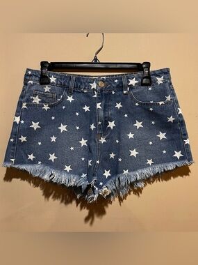 Peach Love California Blue Star-Print Frayed Hem Denim Shorts